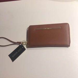 Steve Madden wristlet